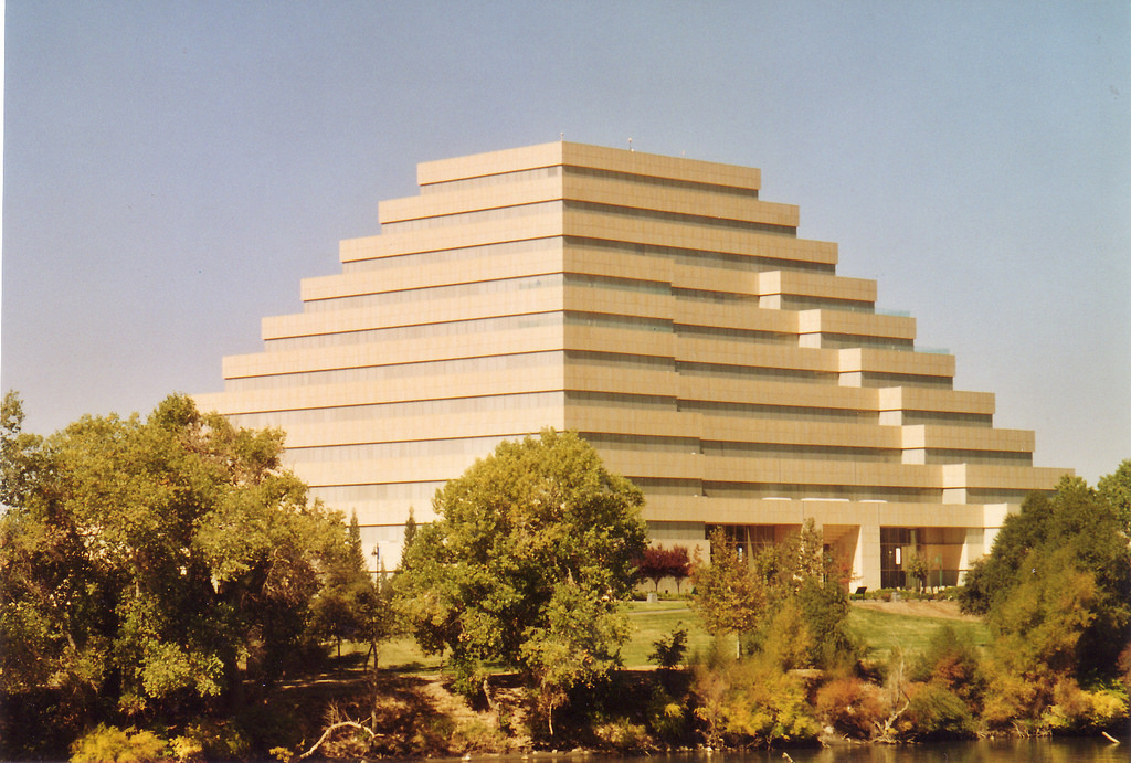 14428850876_5d85510004_b